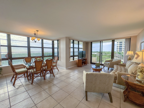 Marco Island Beachfront Condo Views Large Balcony